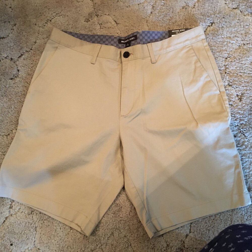 Michael Kors Mens Khaki Shorts Size 33 NWT